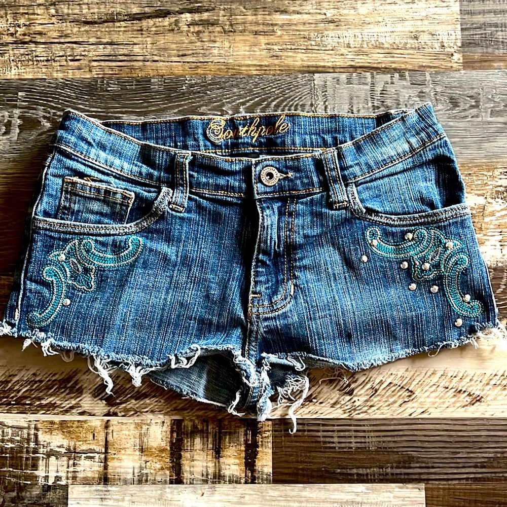 South Pole shorts size 5. Good condition.